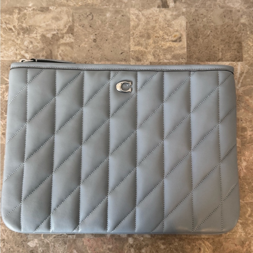 Coach 28 Quilted Leather Clutch – Blue/Gray